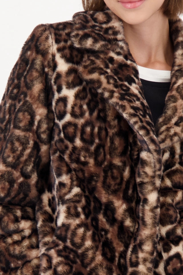 Fake fur jacket with leopard print