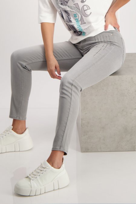 JEANS WITH RHINESTONE ELEMENTS