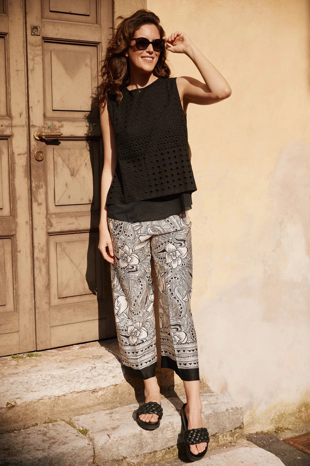 Broderie Black Top
