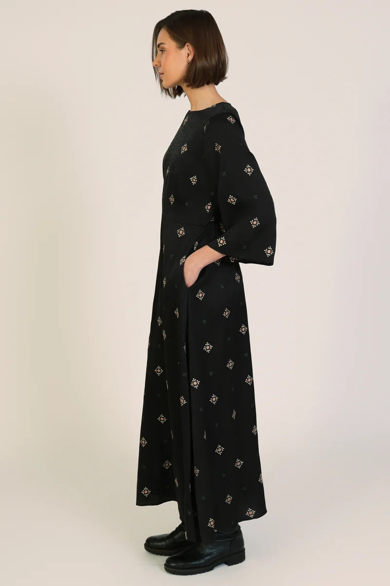 Deme Black Dress With Geometric Stich