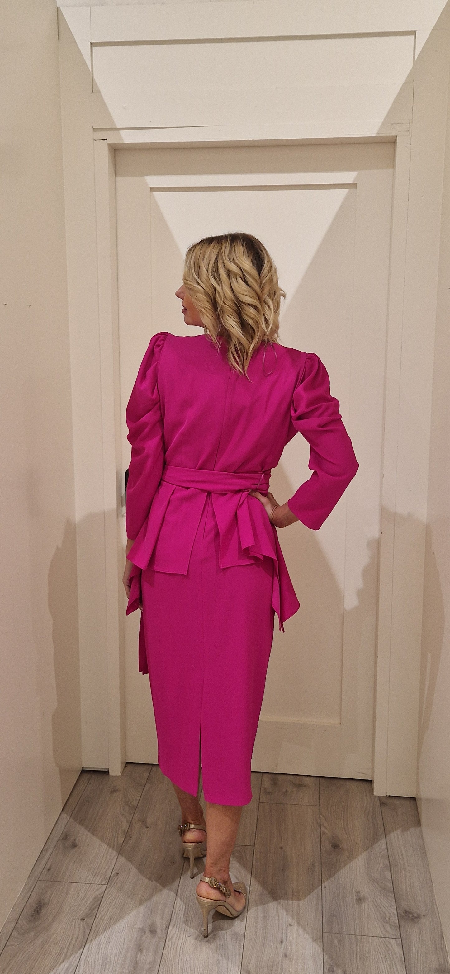 Suti Fuchsia Midi Dress