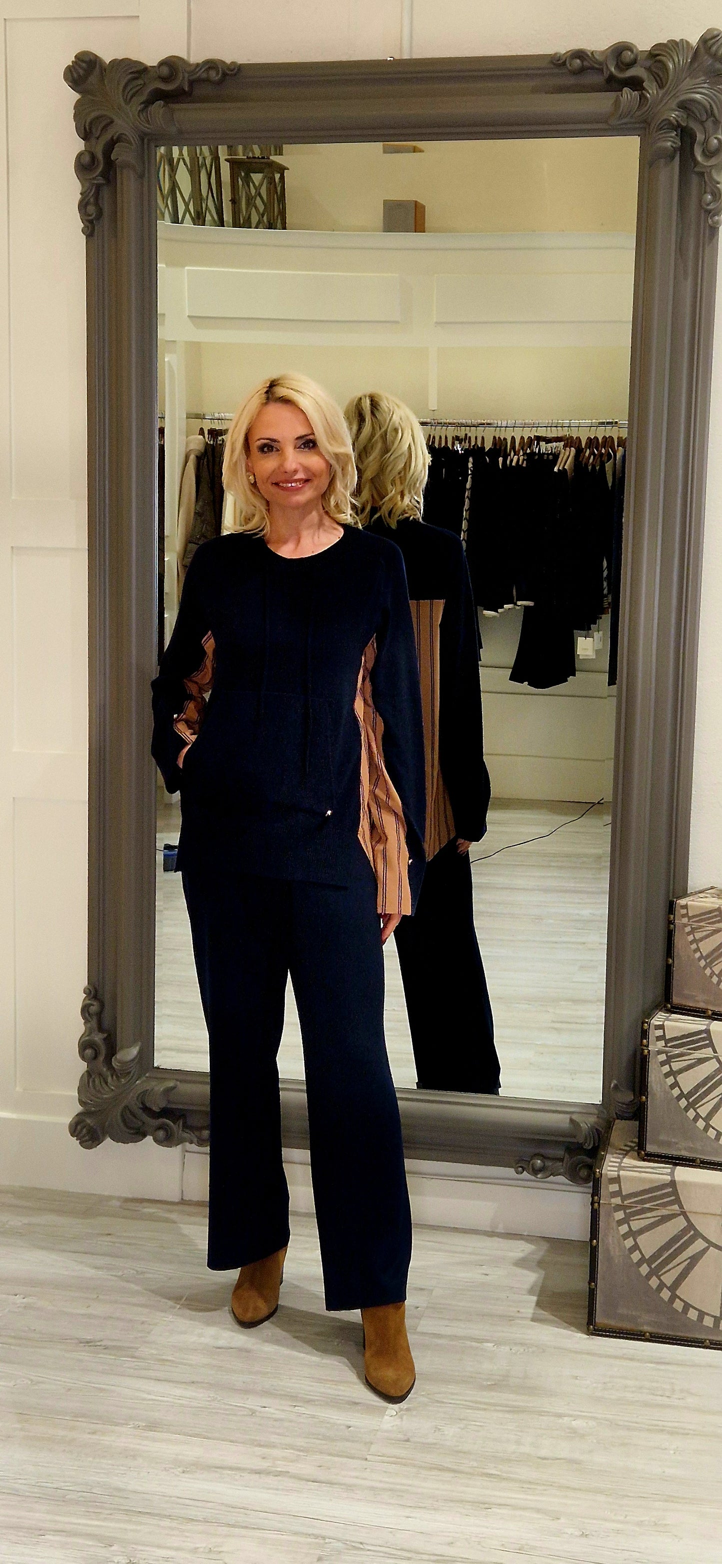 Navy 3/4 Trousers