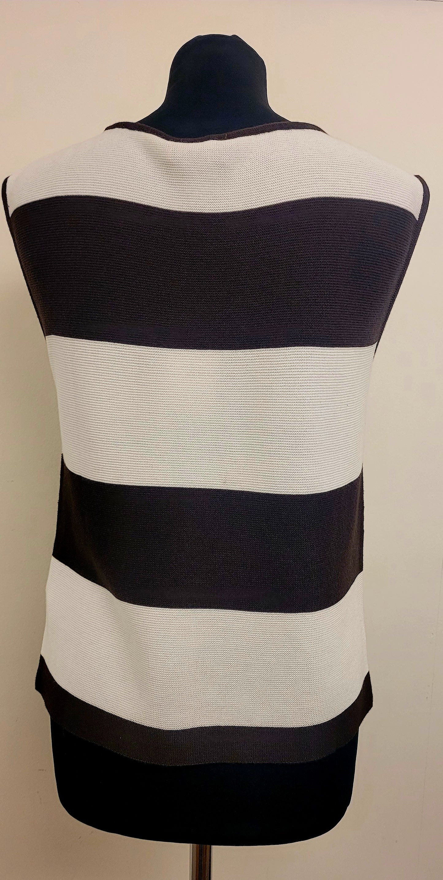 Brown And Cream Sleeveless Knit Top