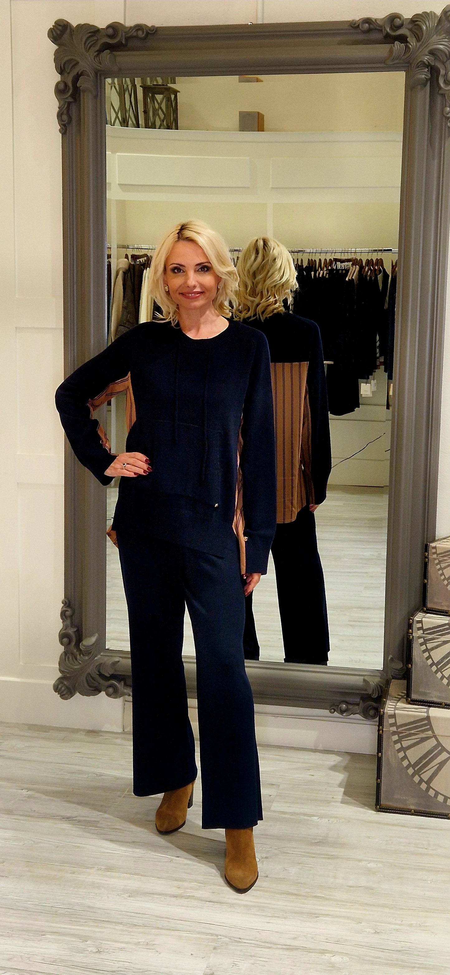 Navy 3/4 Trousers