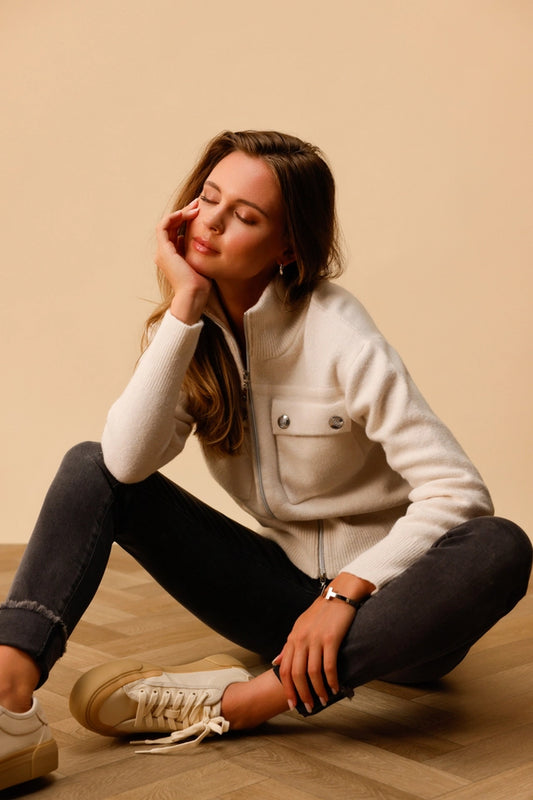 Almond Cardigan with flap pockets