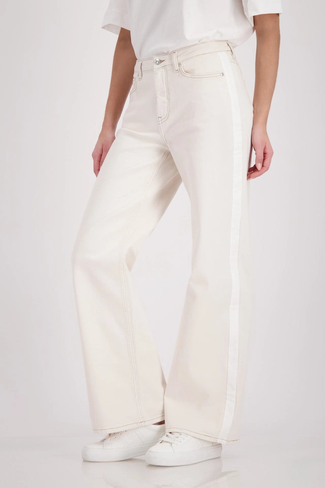 Jeans With Stripe Detail