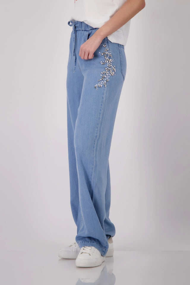 Jeans With Rhinestones