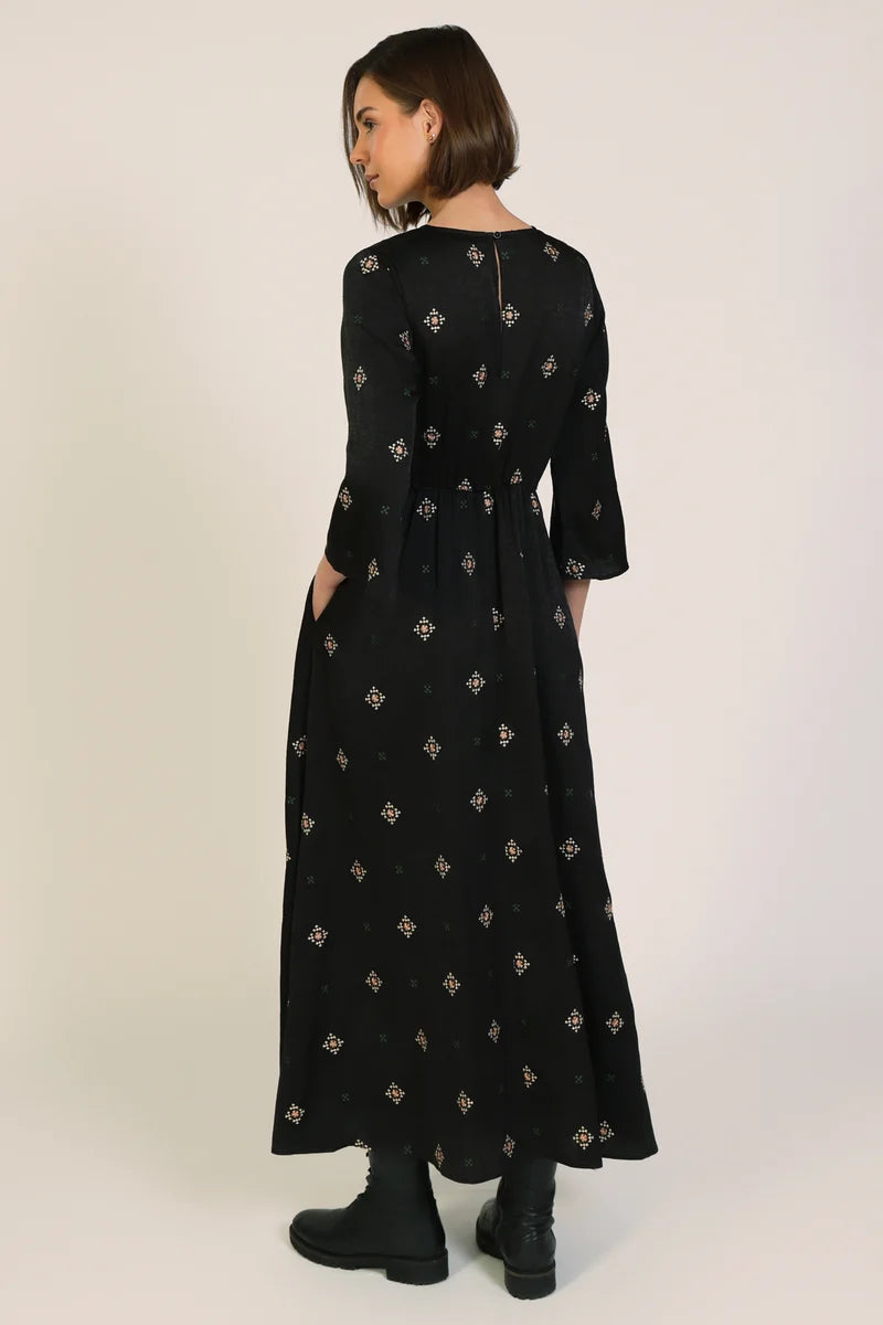 Deme Black Dress With Geometric Stich