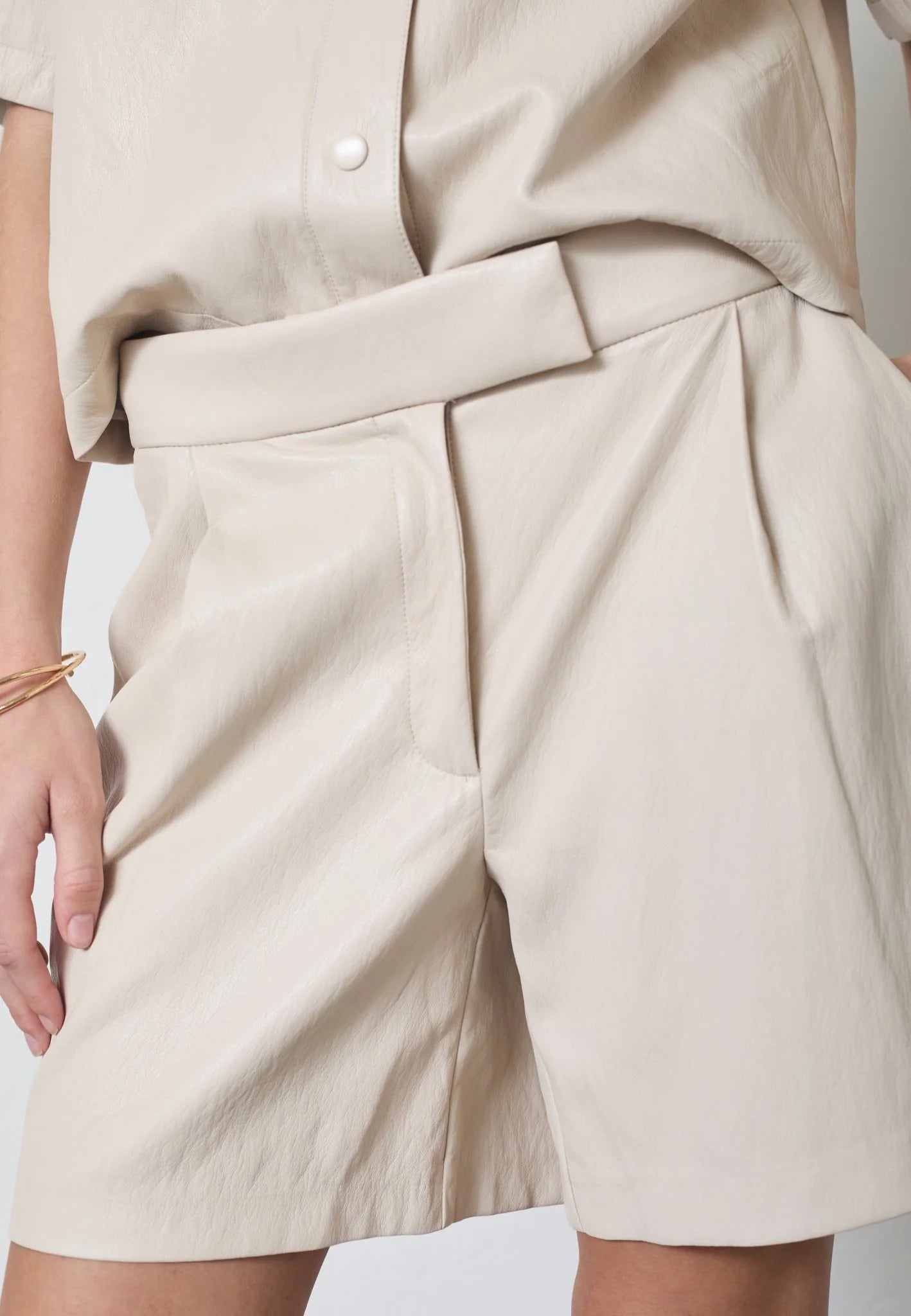 GittCC Pleat Shorts Bone