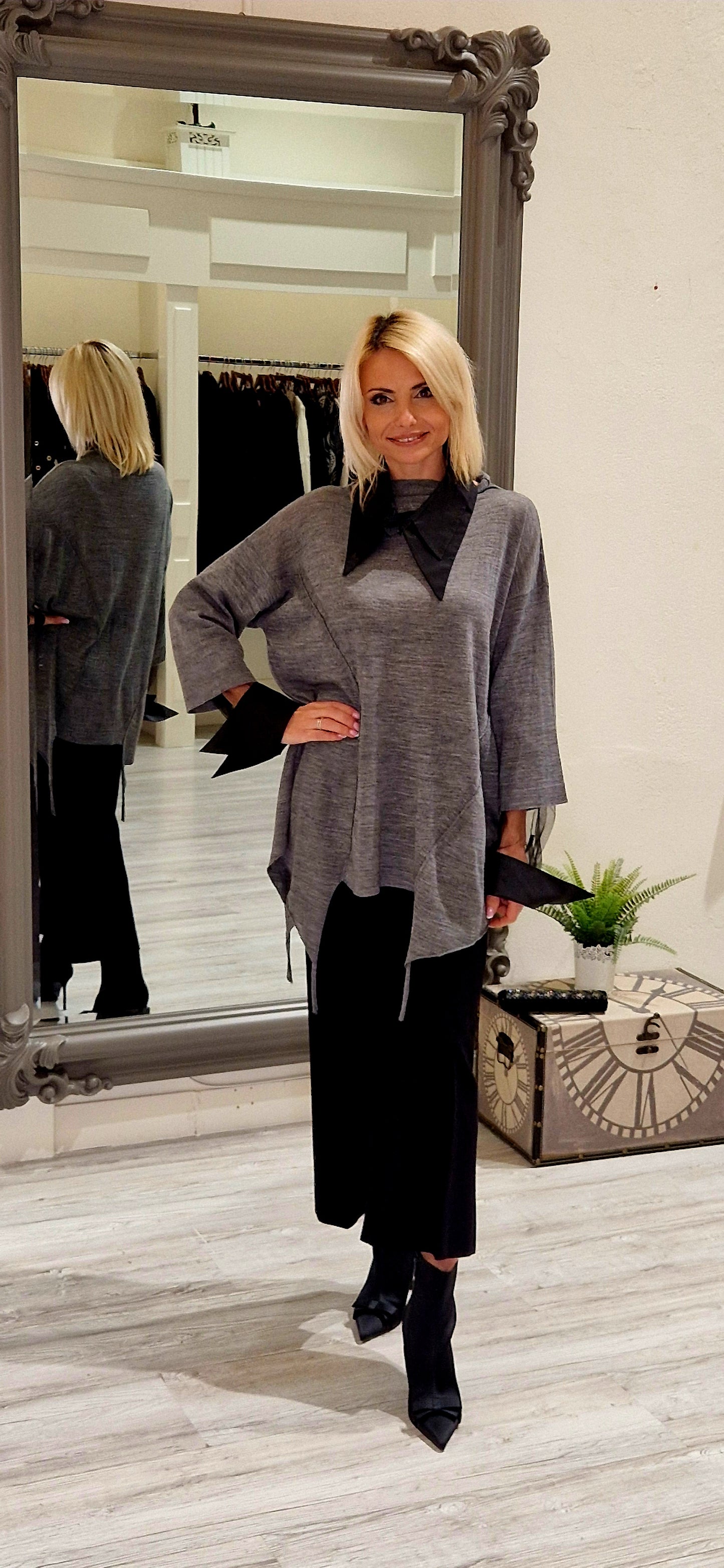 Grey Knit Blouse With Detachable Collar