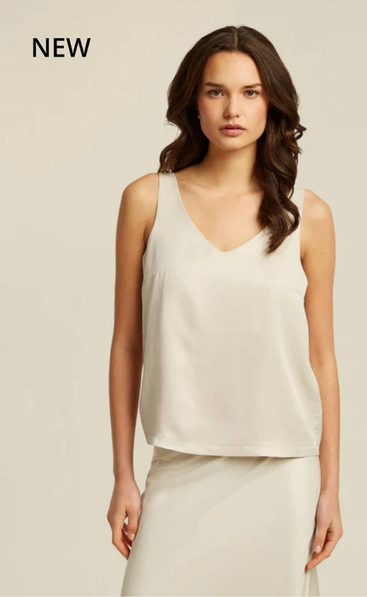 Wina Matt Satin Top