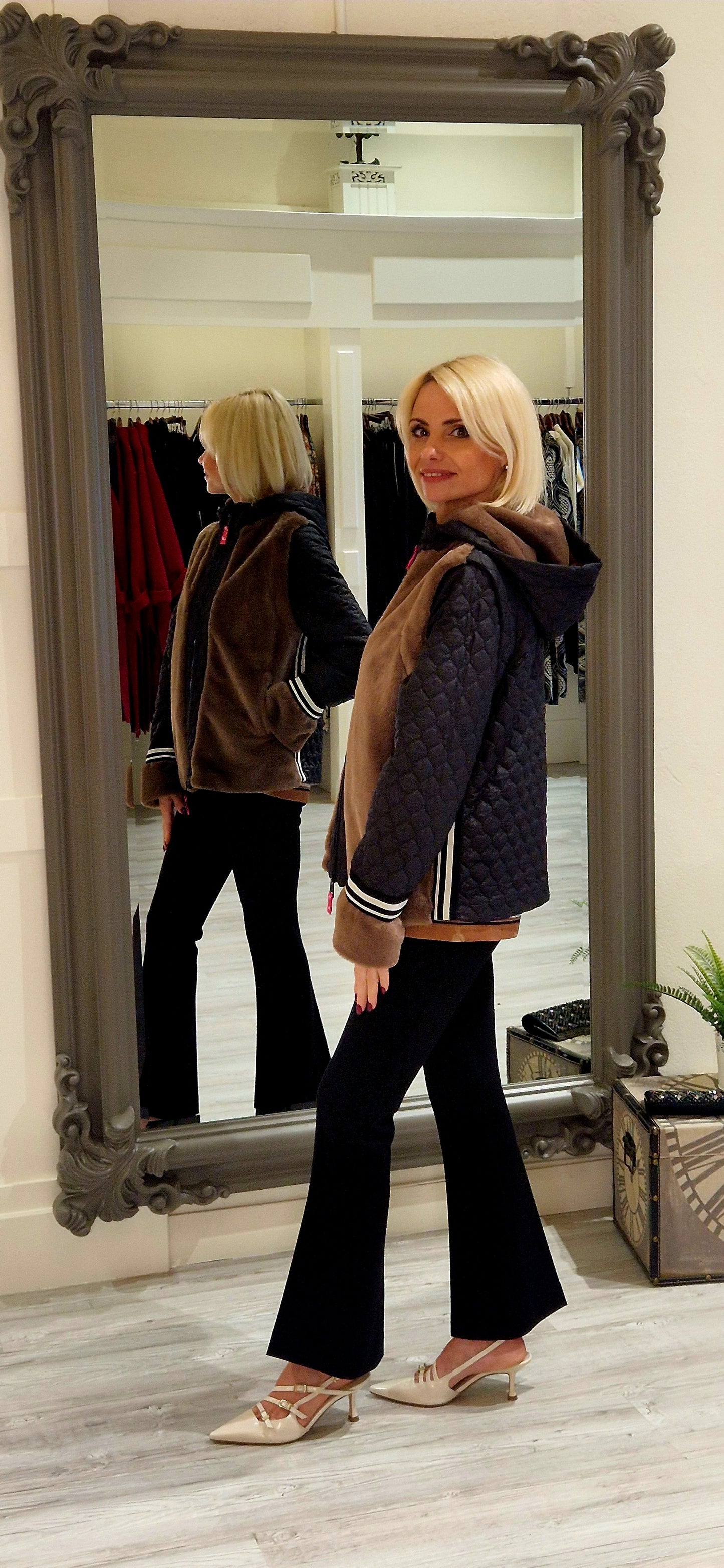 Padded Jacket Convertible Into a Vest With Fur