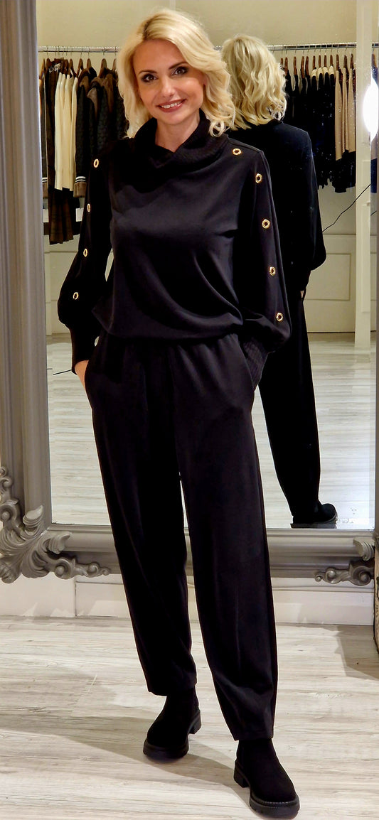 Black Rivet Top