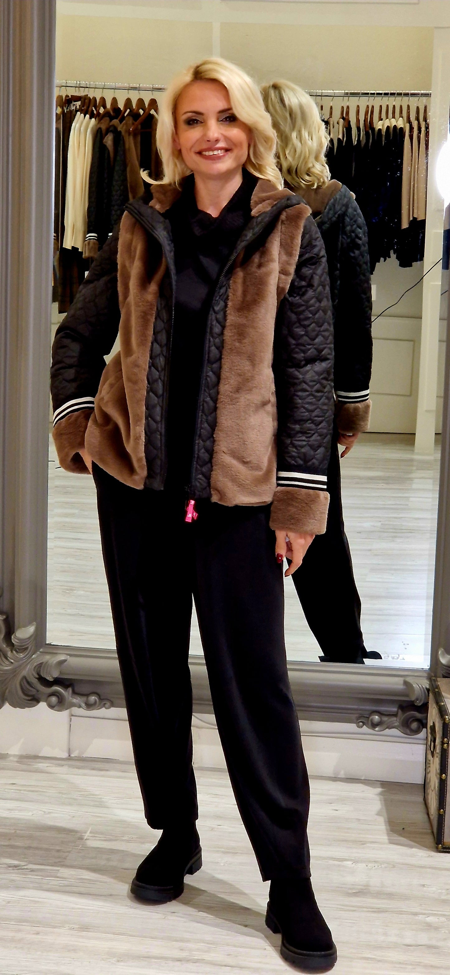 Padded Jacket Convertible Into a Vest With Fur