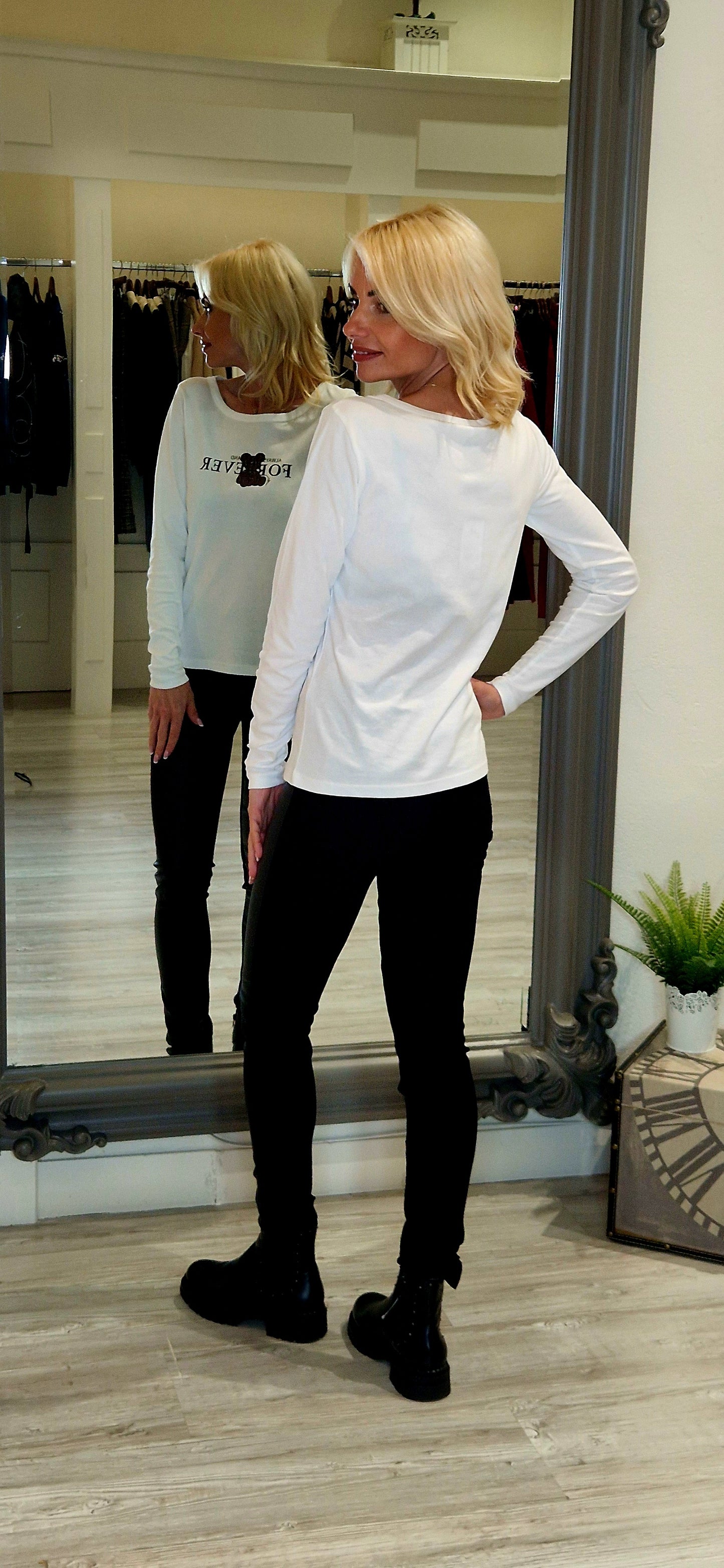 Long sleeved shirt with teddy print