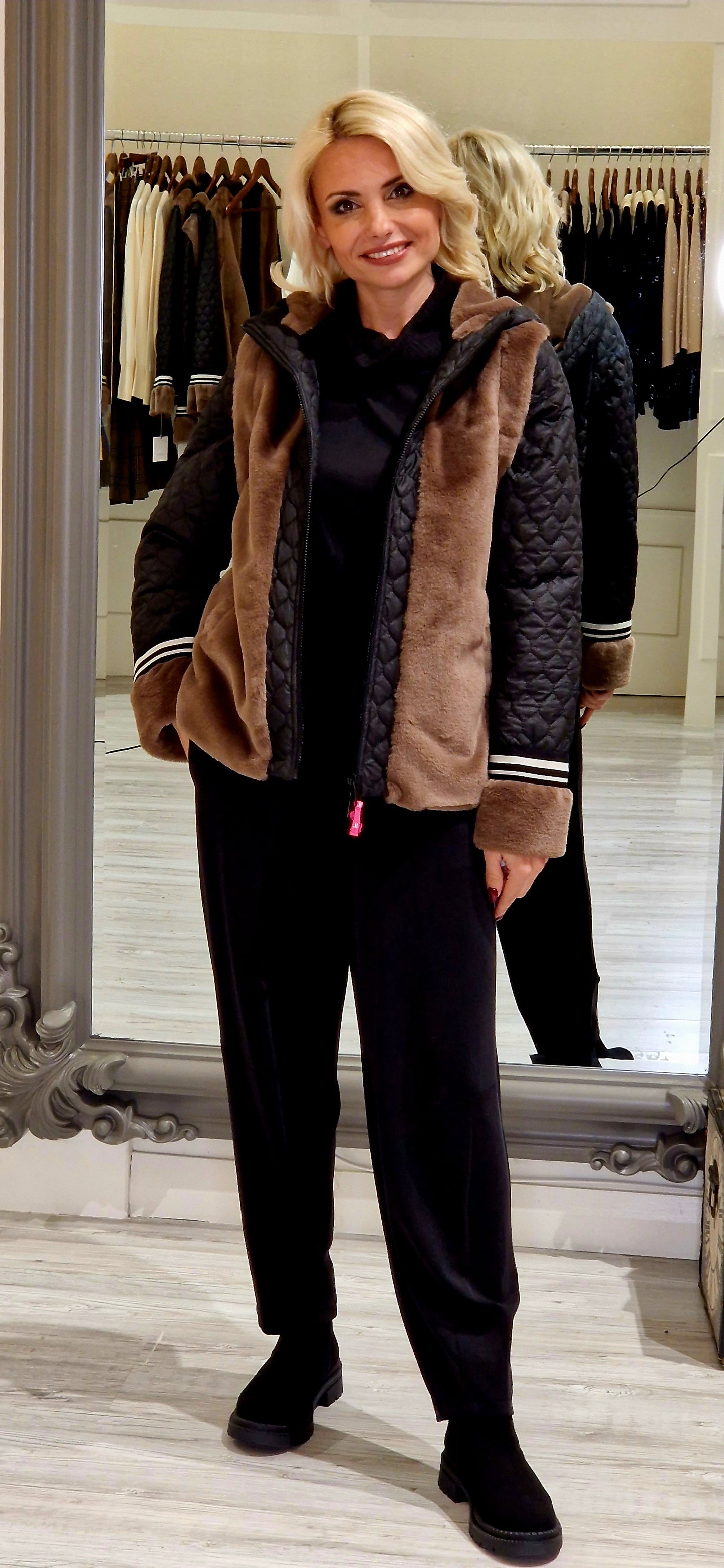 Padded Jacket Convertible Into a Vest With Fur