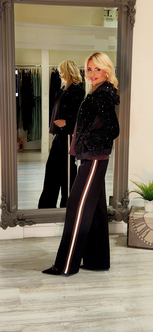 Black Straight-leg pants with stripes on the side