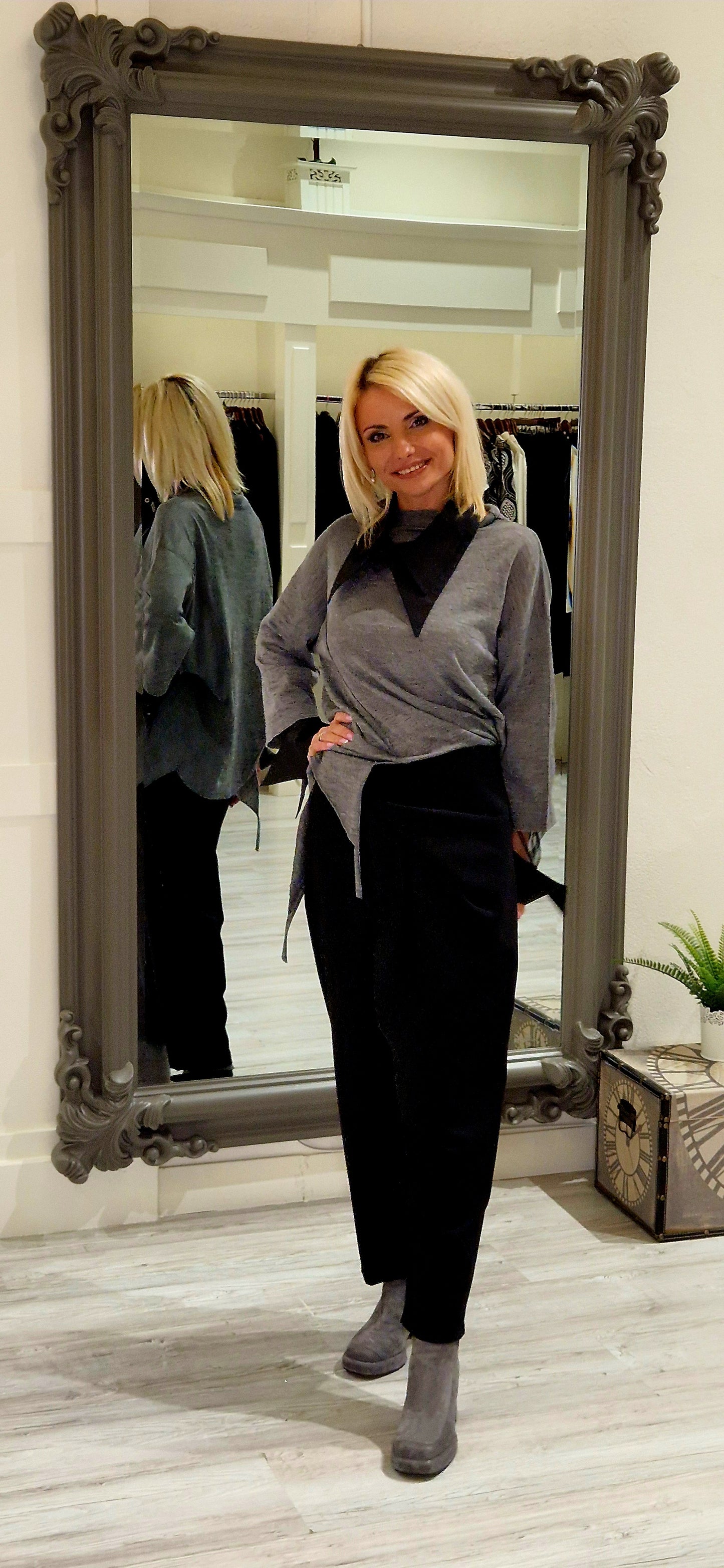 Grey Knit Blouse With Detachable Collar