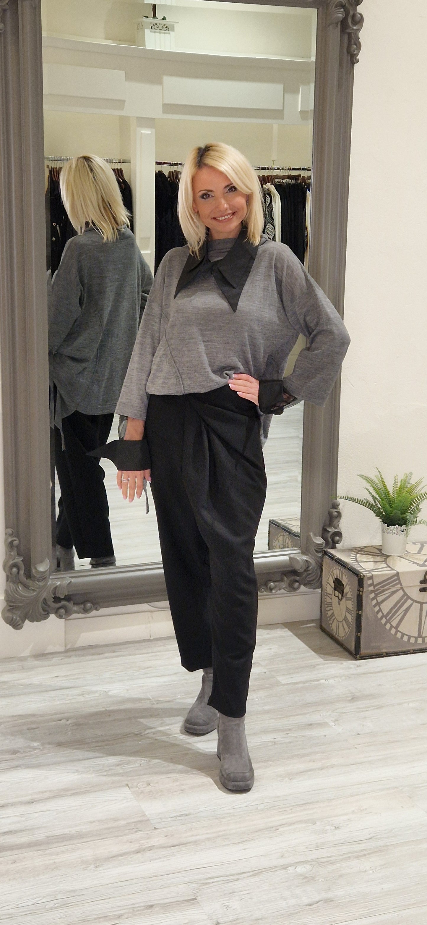 Grey Knit Blouse With Detachable Collar