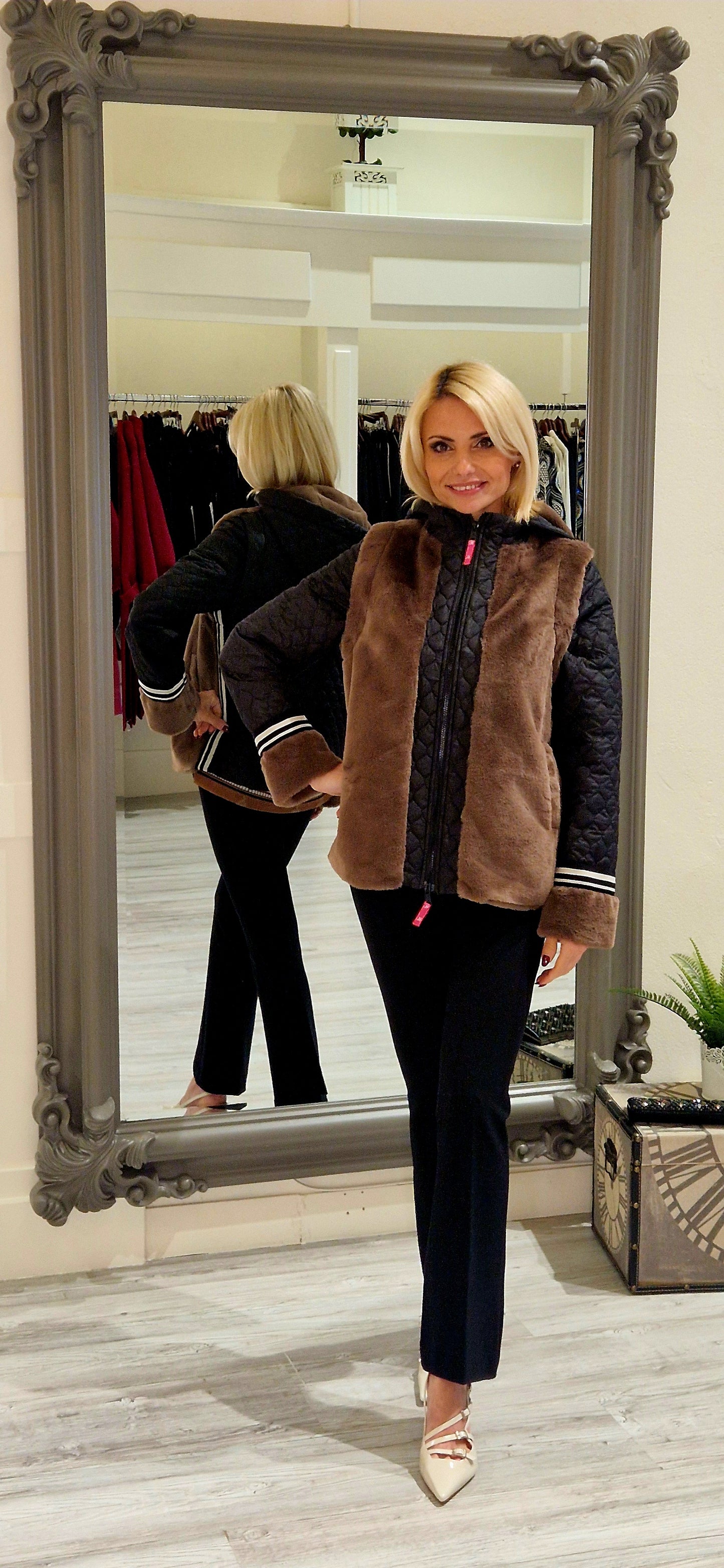 Padded Jacket Convertible Into a Vest With Fur