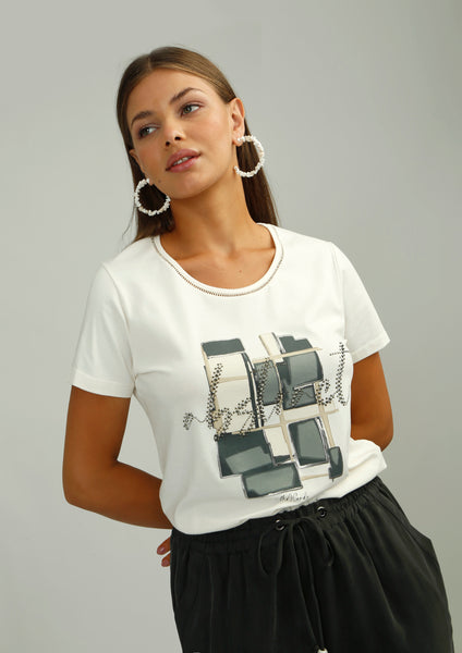 Cream T-Shirt With Geometric Patron