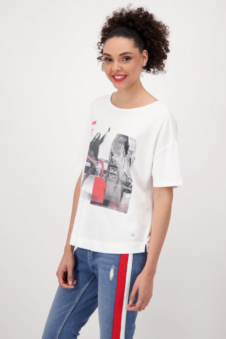 Cream T-Shirt With Front Motive